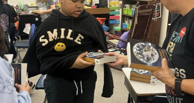 north-phoenix-kiwanis-dictionary-donation